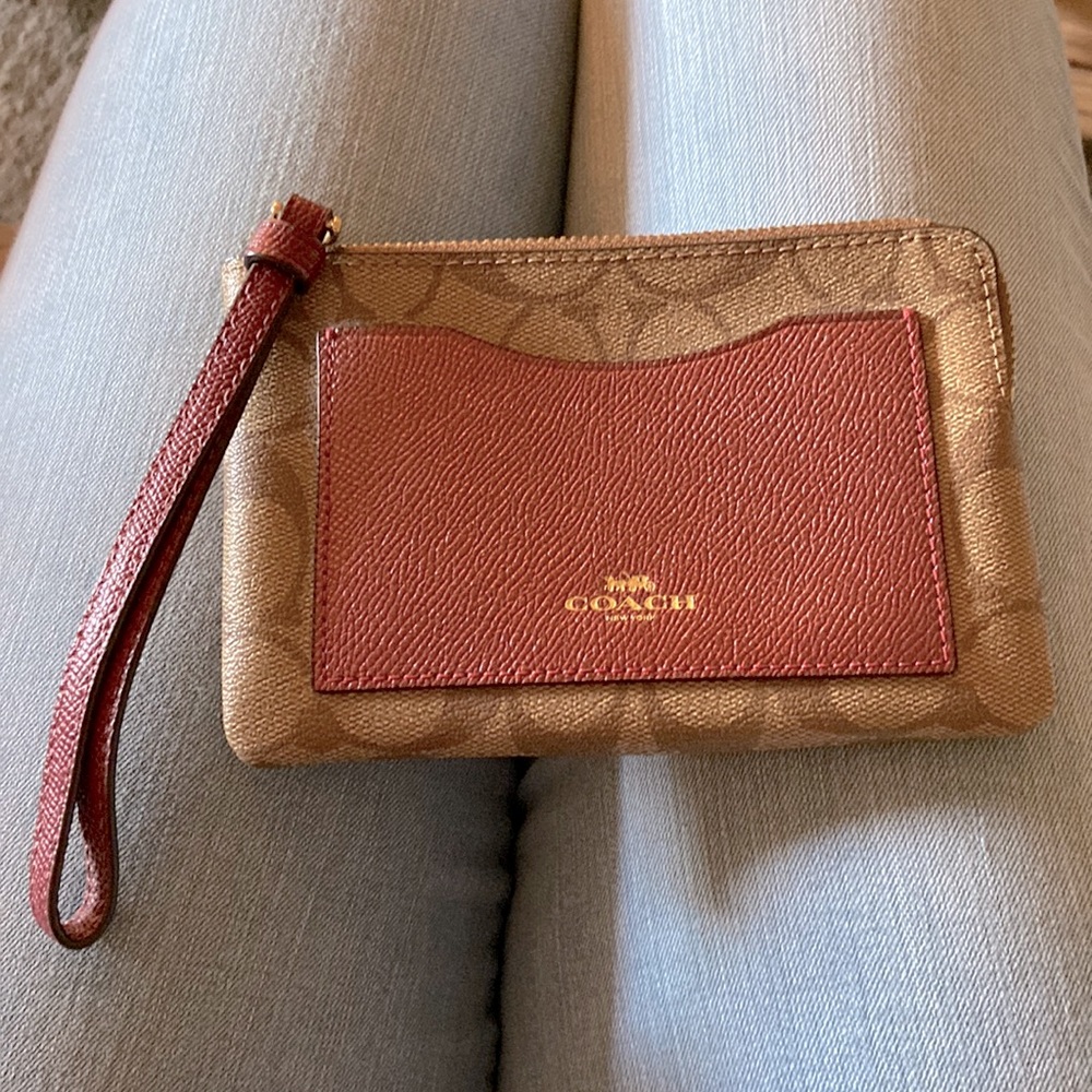 Coach Corner Zip Wristlet In Signature Canvas with Strap